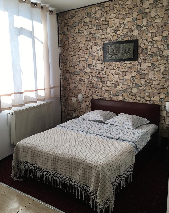 Hotel Taco Bucarest Esterno foto