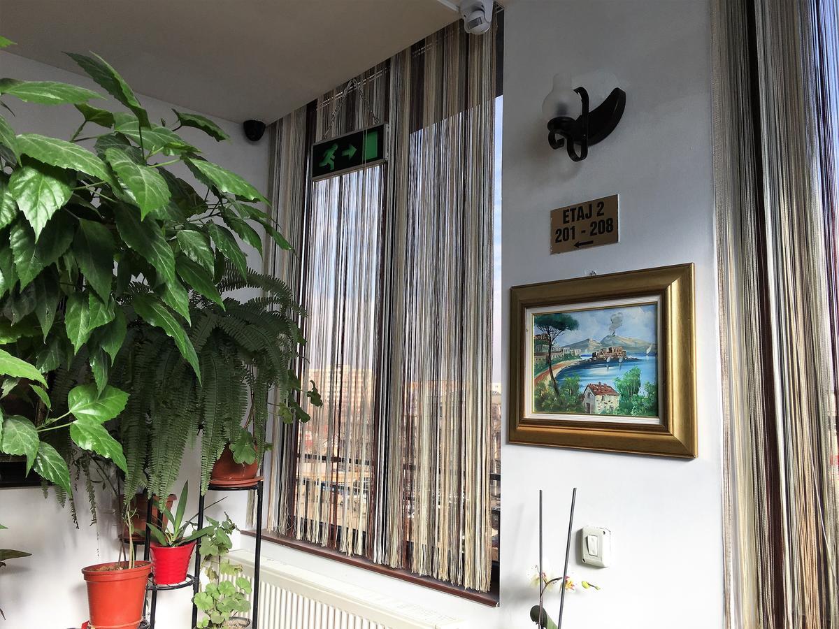 Hotel Taco Bucarest Esterno foto