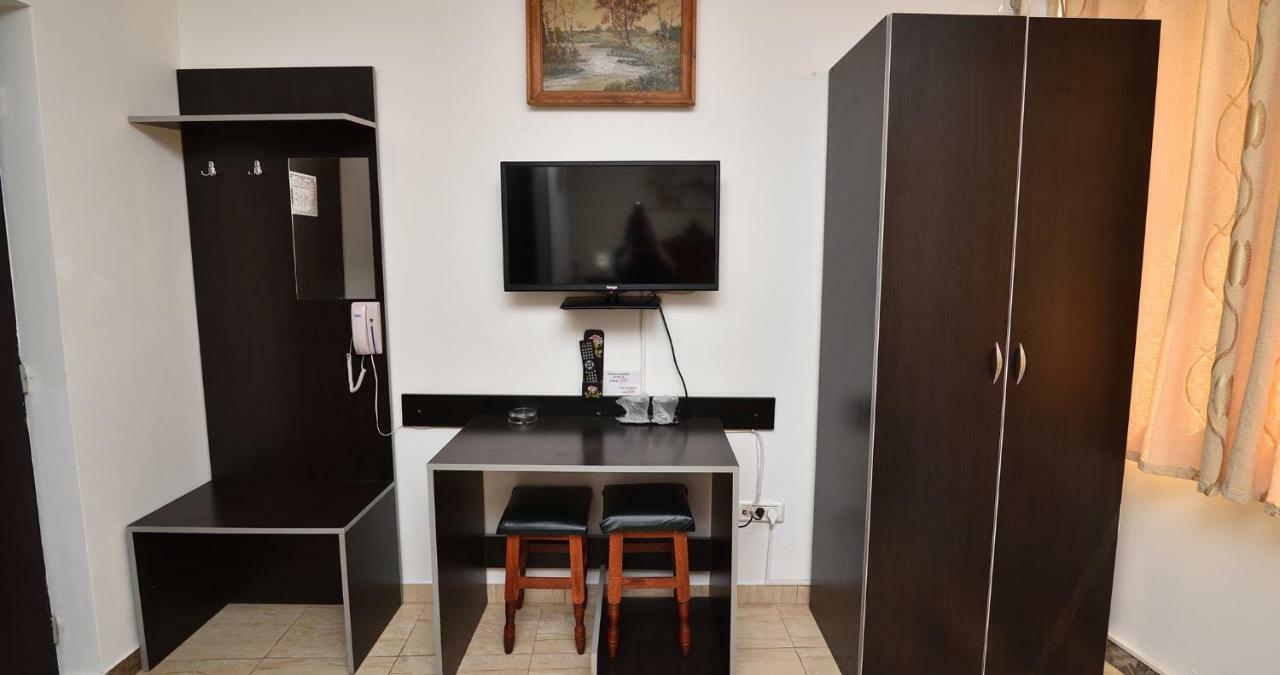 Hotel Taco Bucarest Esterno foto