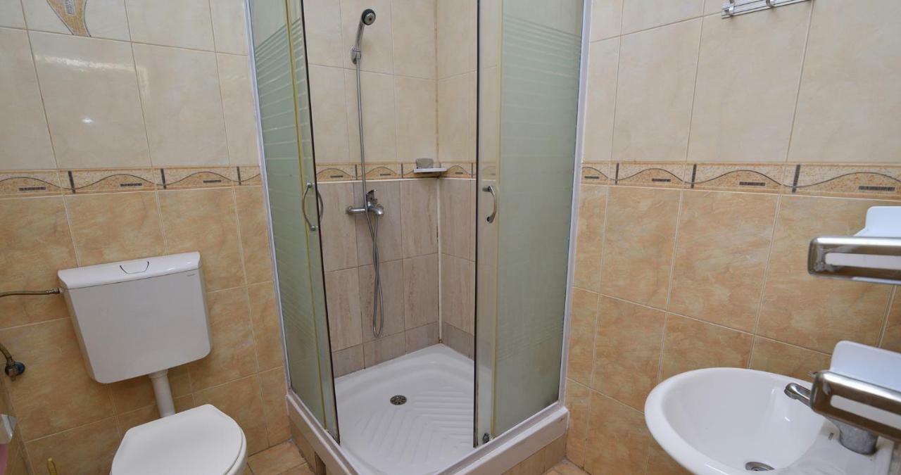 Hotel Taco Bucarest Esterno foto