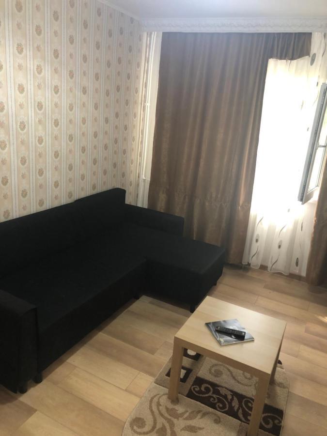 Hotel Taco Bucarest Esterno foto